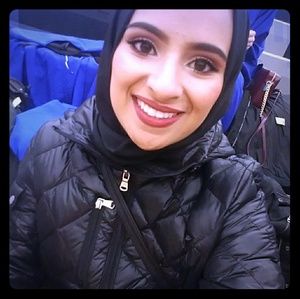 Meet your Posher, Laila